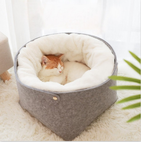 Spacious and Comfortable Cozy Cat Nest