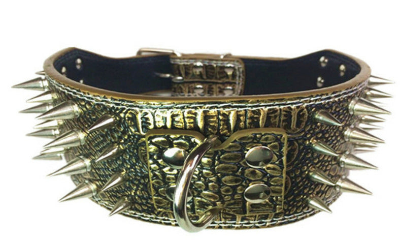 Four-row spiked pet collar with anti-bite rivet