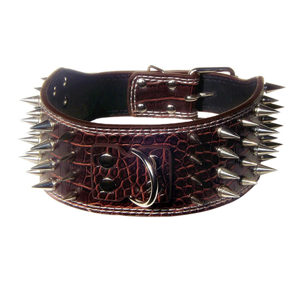 Four-row spiked pet collar with anti-bite rivet