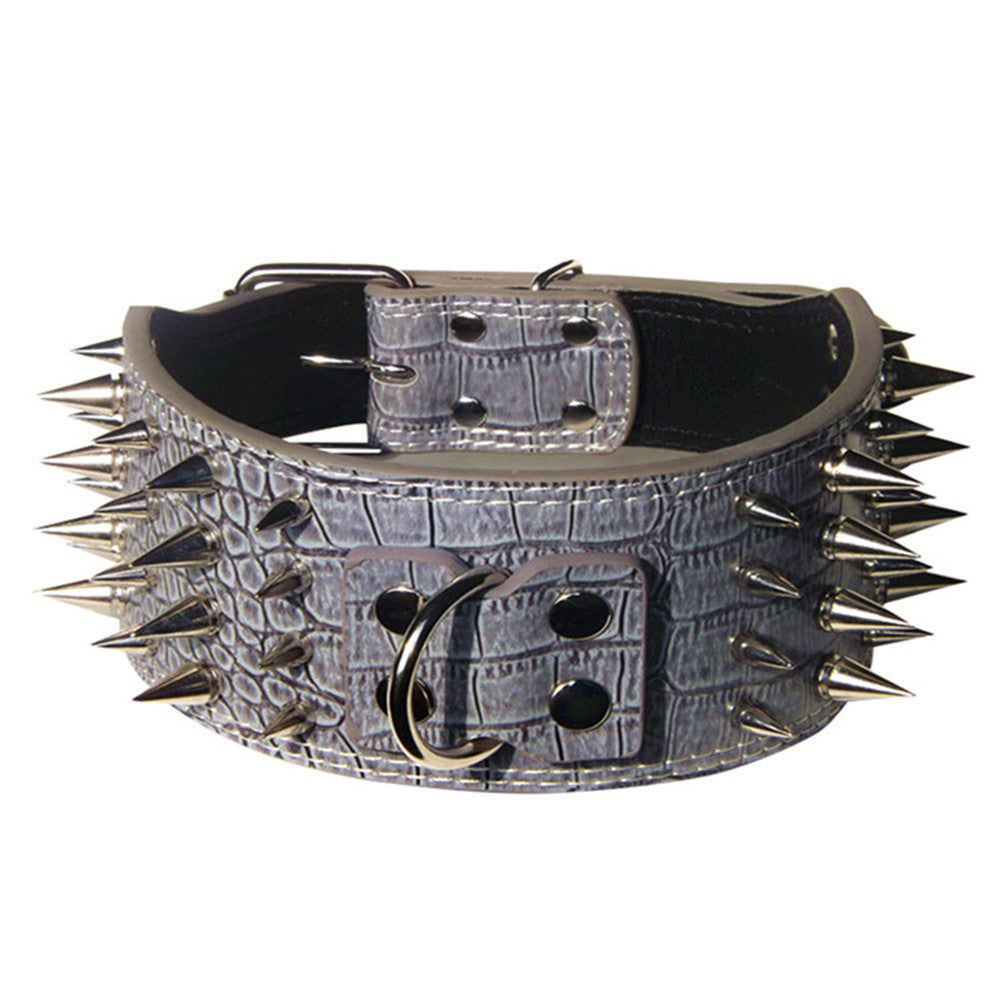 Four-row spiked pet collar with anti-bite rivet